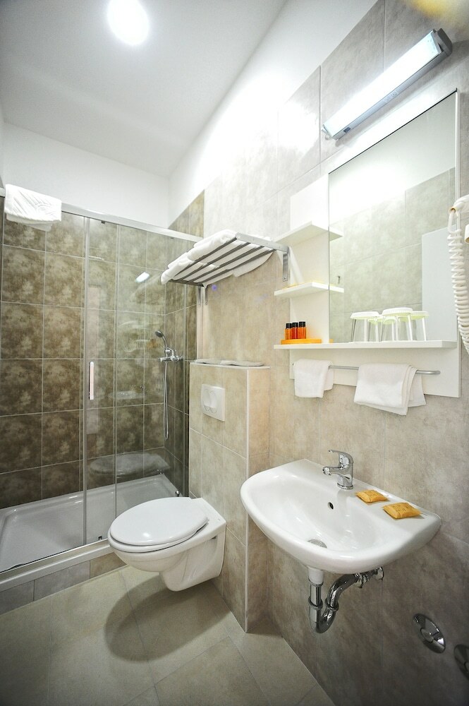 Hotel Valenti Rooms