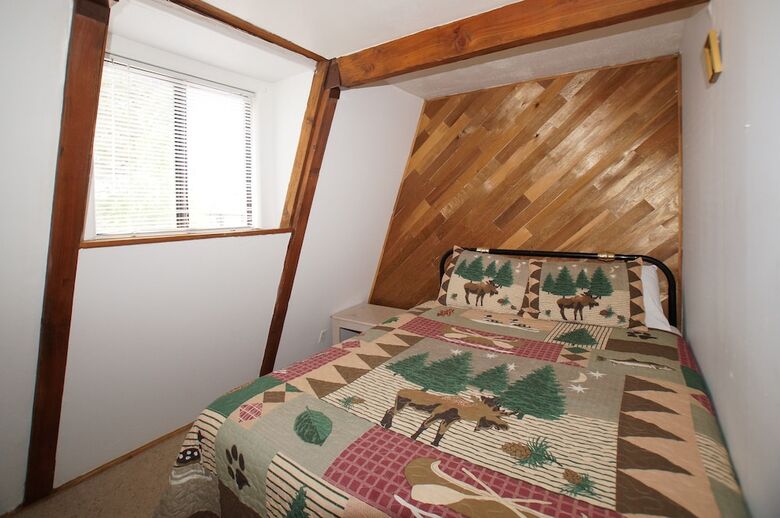 Cabana Bear's Den
