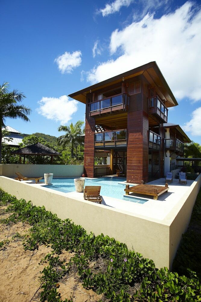 Villa Lotus House