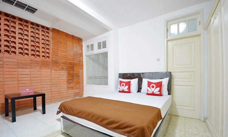 Hotel Zen Rooms Kemang G17 Syariah