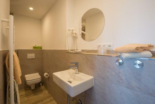 Hostal Pension Seem�we