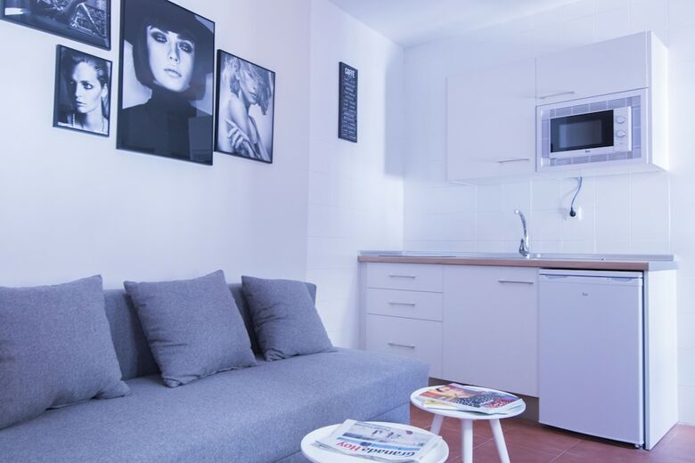 Apartamentos Nahira Suites 3000