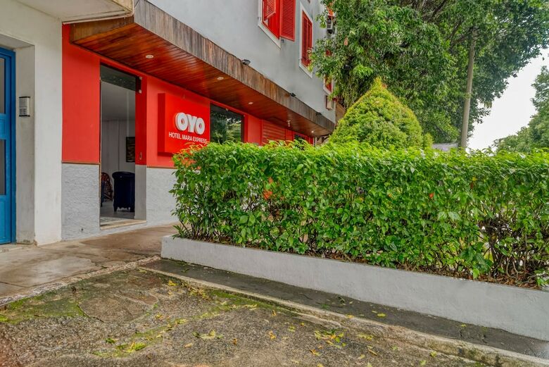Hotel Oyo Mara Express