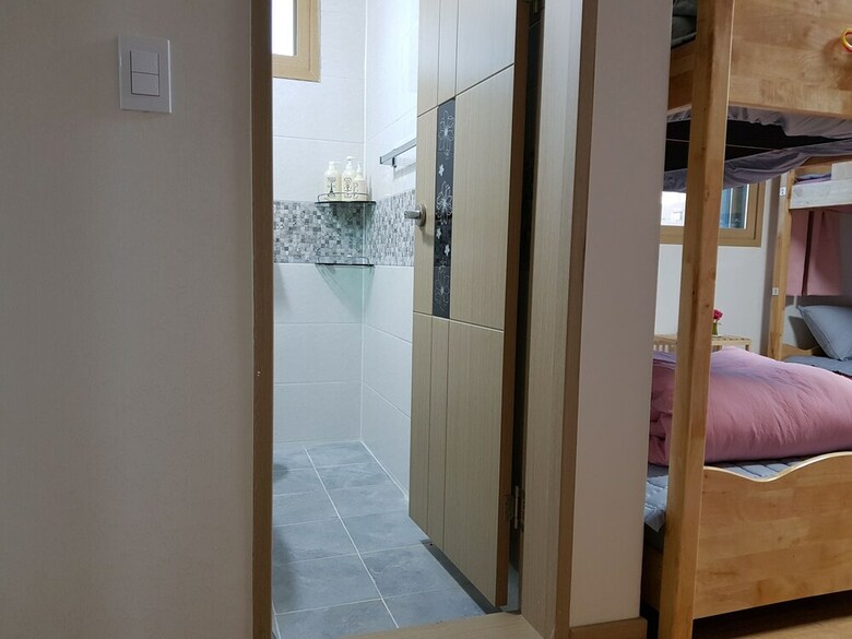 Hostal Buzz Guest House - Hostel