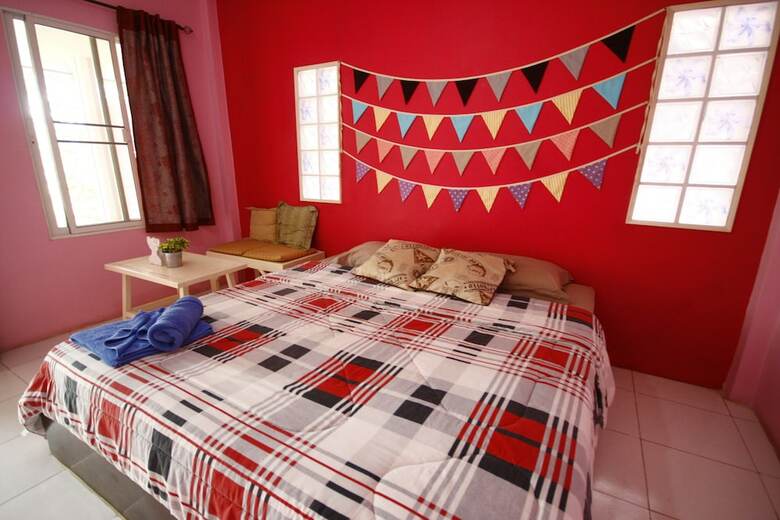 Hotel Insook Ko Larn Guesthouse