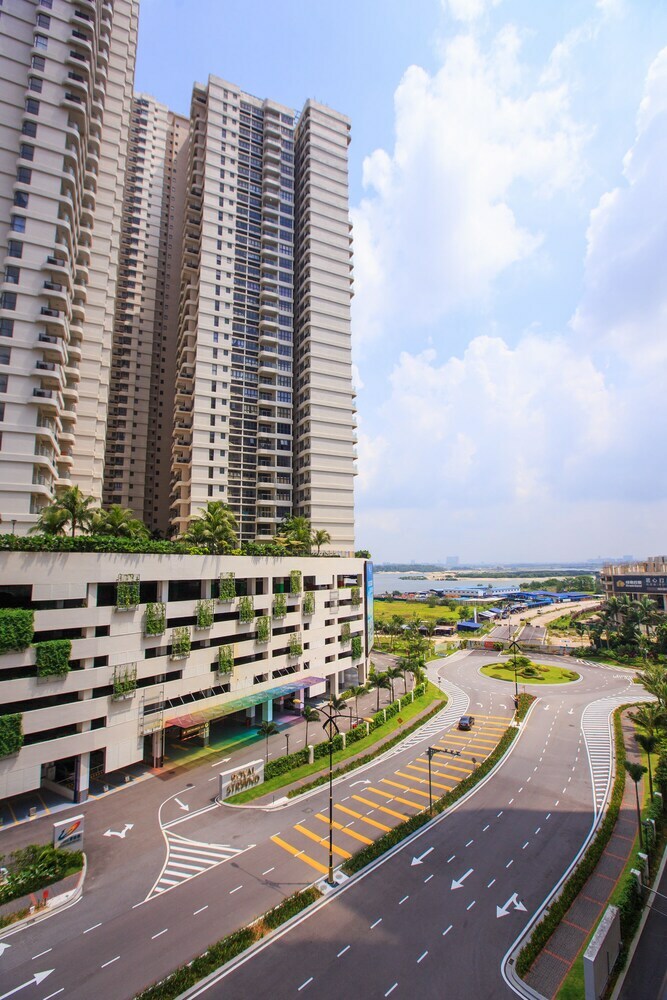 Mdm Woon's At Country Garden Danga Bay