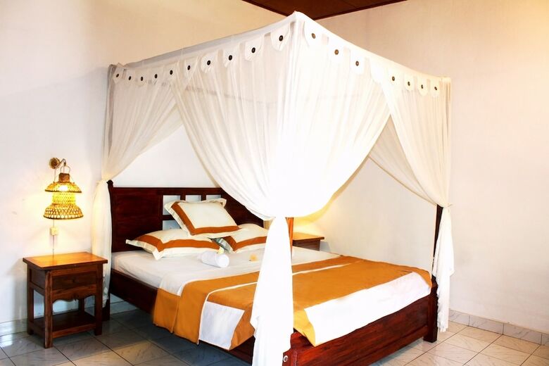 Bed & Breakfast Lovina Palace