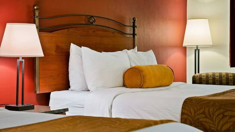 Hotel Invermere Inn