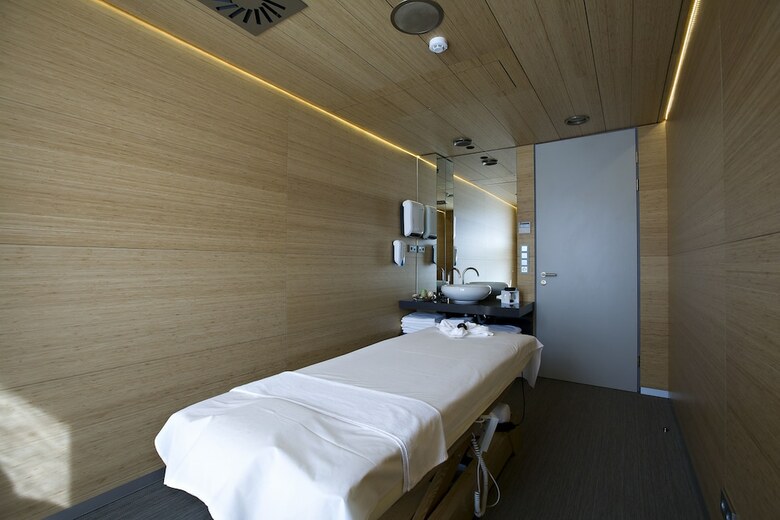 Hotel Zena Beauty & Shopping Center