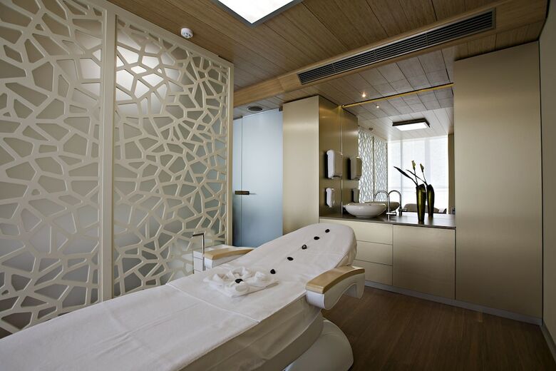 Hotel Zena Beauty & Shopping Center