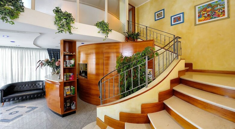 Hotel Mirabel