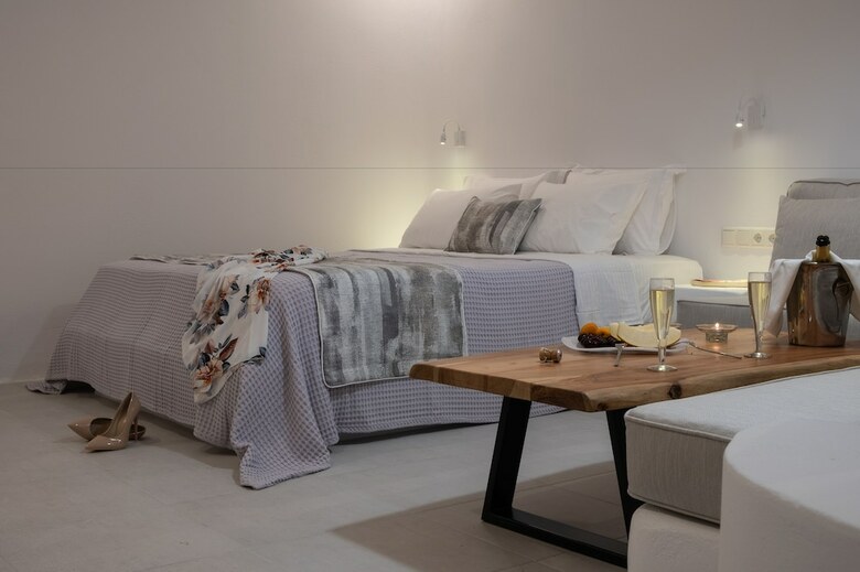 Hotel Ambience Suites