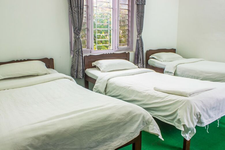 Hotel Giri Guest House