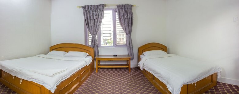 Hotel Giri Guest House