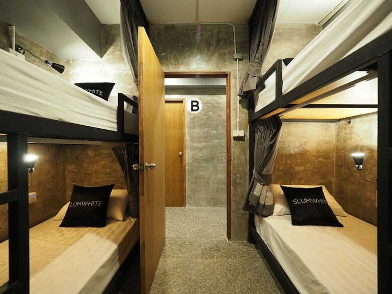 Hostal Slumwhite Hostel