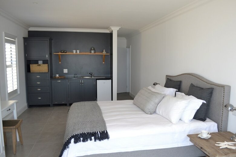 Hotel Oceans Drift Guest House - Adults Only