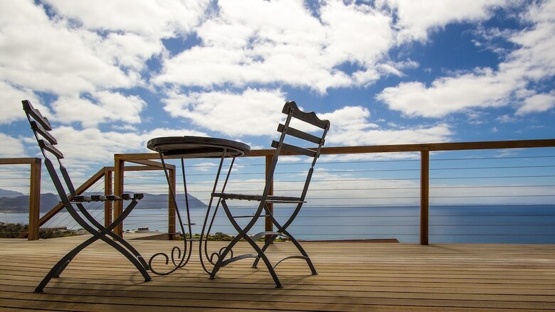 Hotel Oceans Drift Guest House - Adults Only