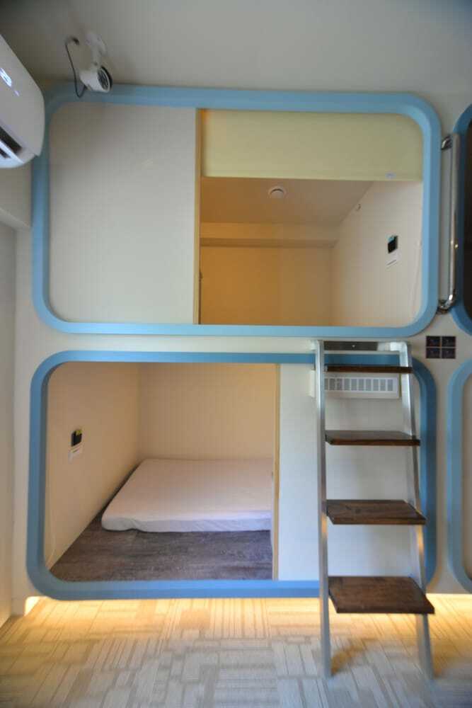 Hostal 1969.book - Hostel