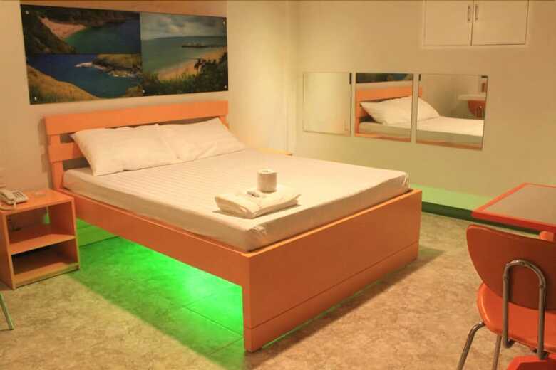Dianne Gardens Hotel