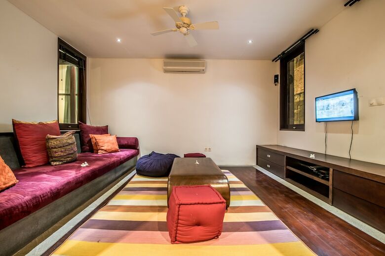 Absolute Cliff Front Pandawa Beach Villa