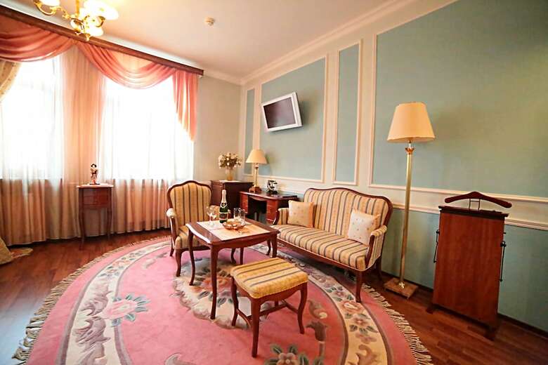 Hotel Postoyalec