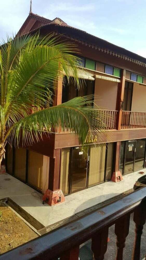Hotel Traders Villa