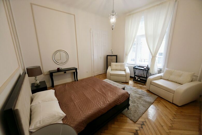 Dfive Apartments - Fashion Street