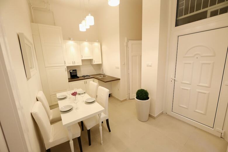 Dfive Apartments - Fashion Street