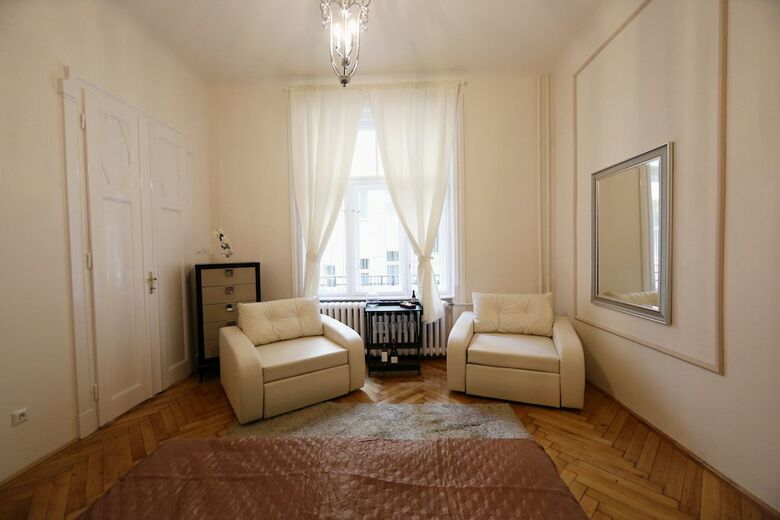 Dfive Apartments - Fashion Street