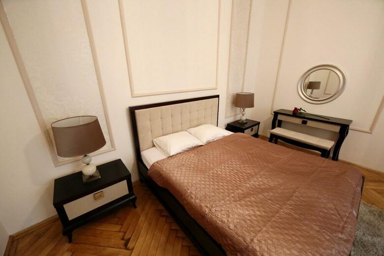 Dfive Apartments - Fashion Street