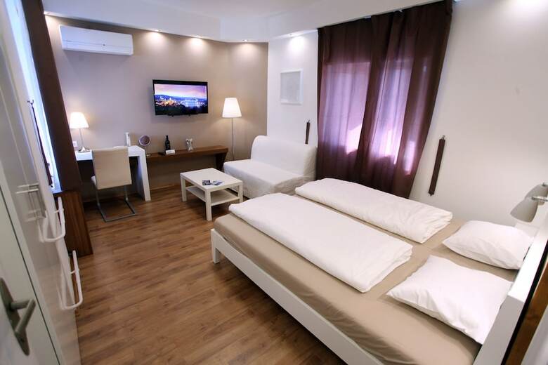 Dfive Apartments - Szervita