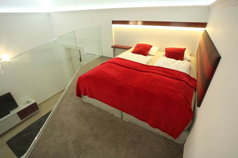 Dfive Apartments - Bathory