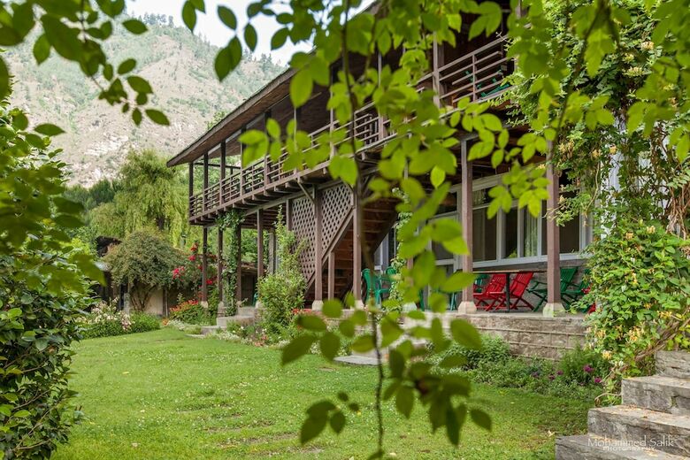 Johnsons Hotel