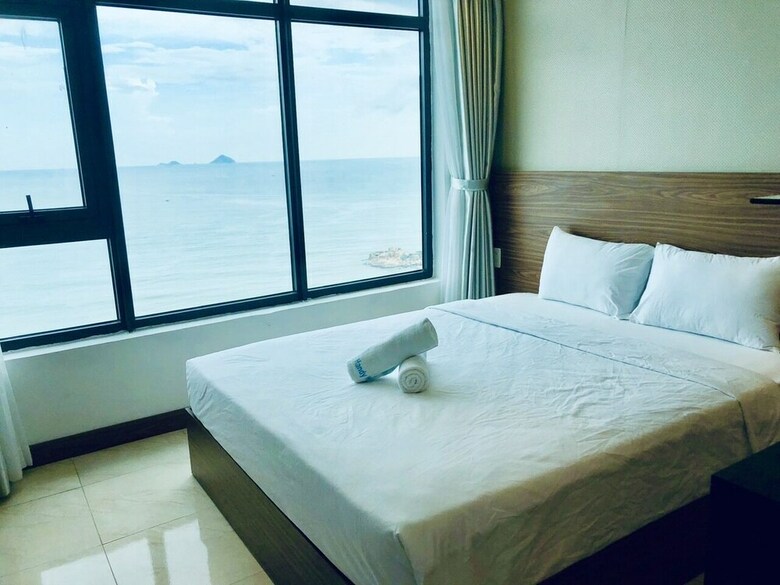 Handy Beachfront Apartment