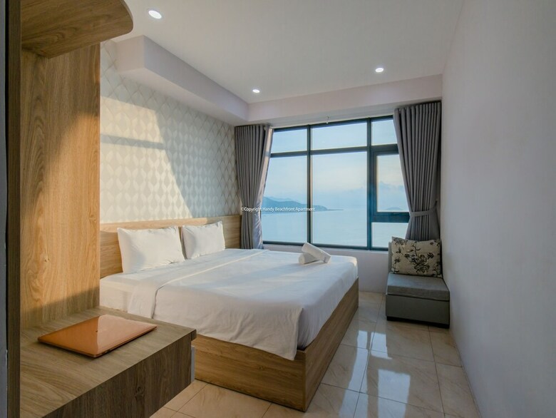 Handy Beachfront Apartment