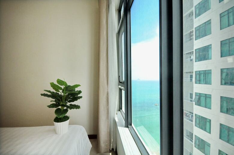 Handy Beachfront Apartment