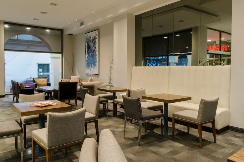 San Nicol�s Plaza Hotel
