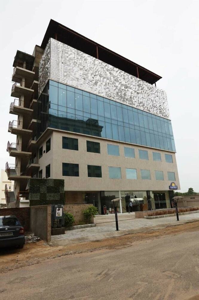 Days Hotel By Wyndham Jaipur Tonk Road