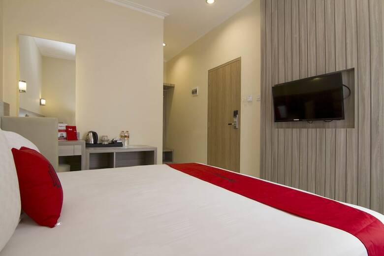 Hotel Reddoorz Near Universitas Diponegoro