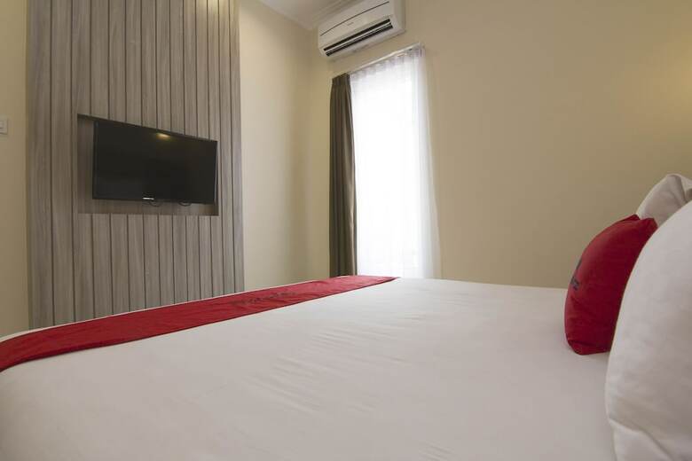 Hotel Reddoorz Near Universitas Diponegoro