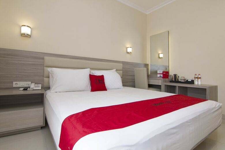 Hotel Reddoorz Near Universitas Diponegoro