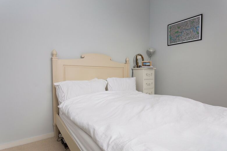 One Bedroom Apartment Near Brixton Station
