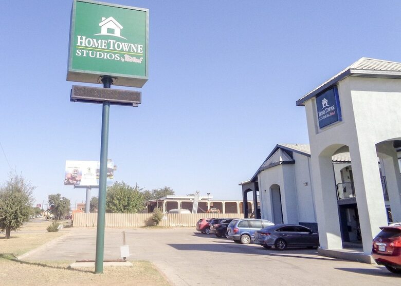 Motel Hometowne Studios Midland