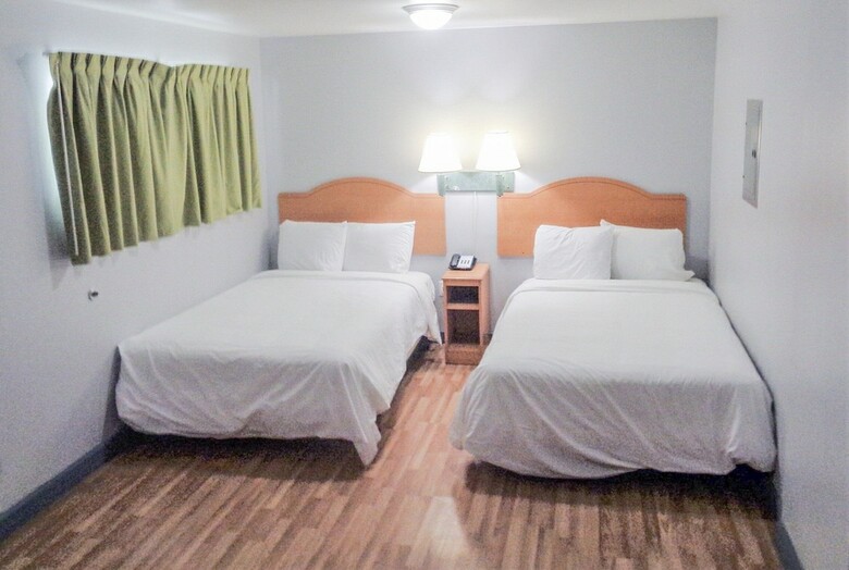 Motel Hometowne Studios Midland