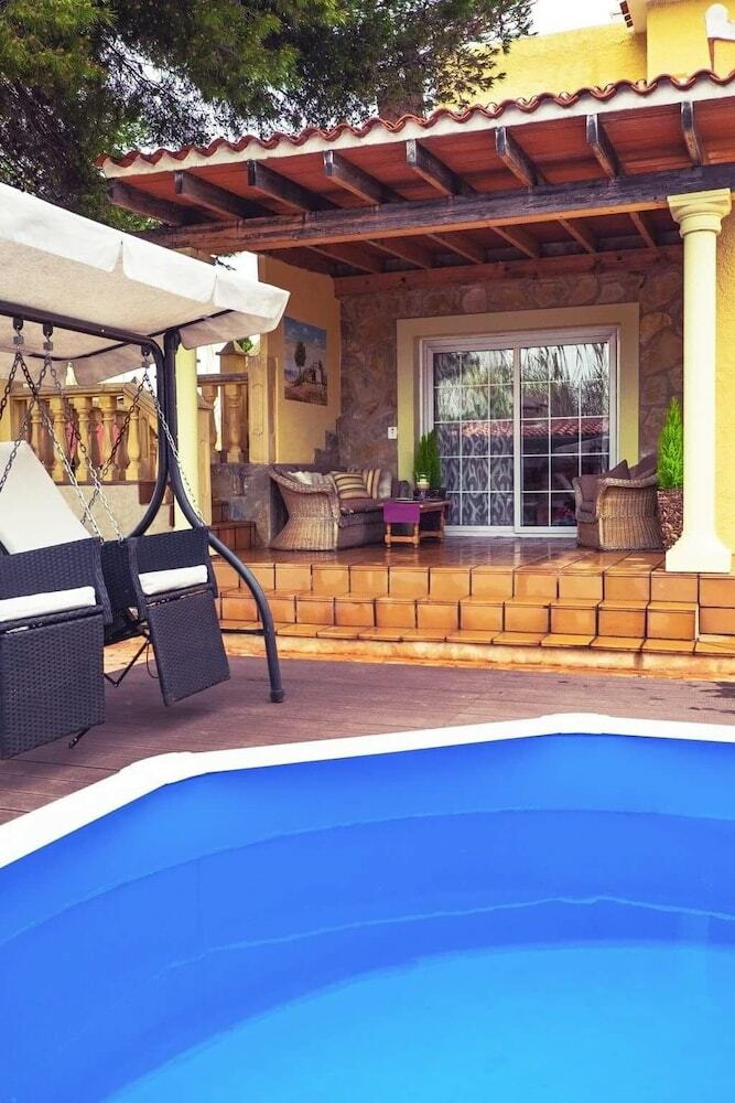 Eliza Villa Lux