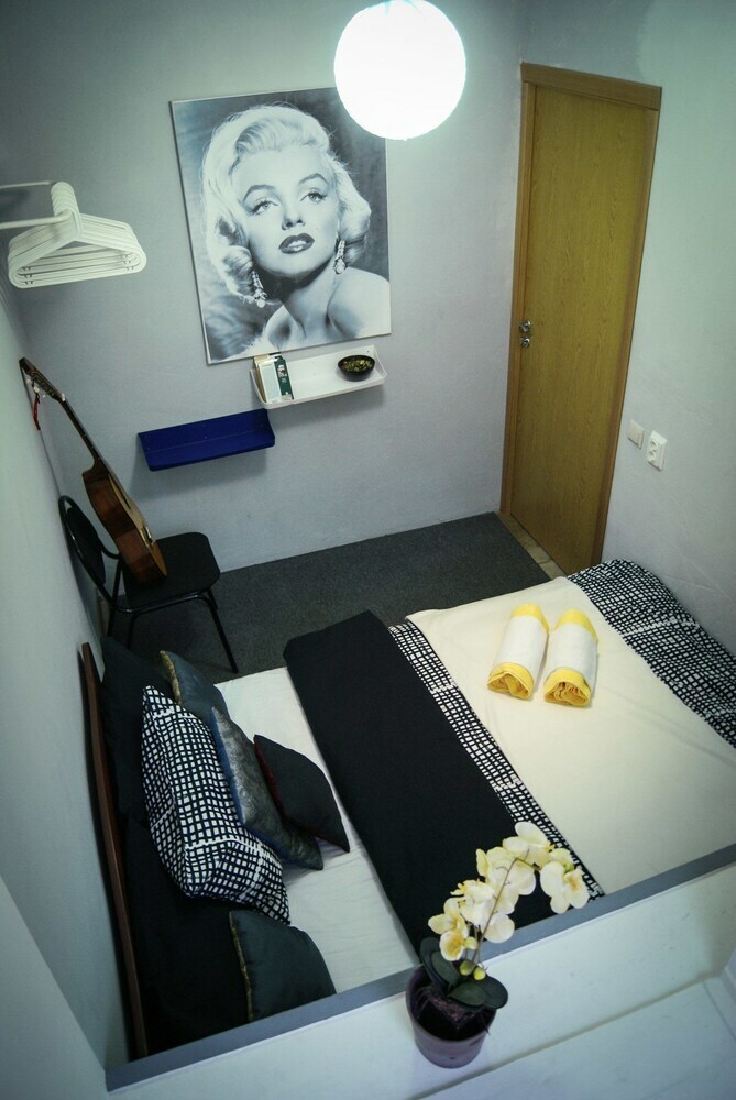 Hostal Art Hostel Squat