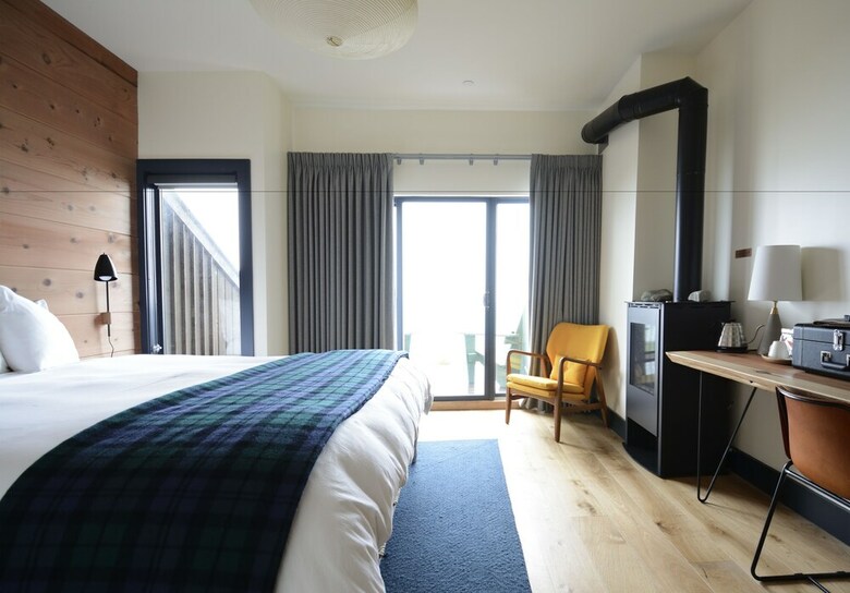 Hotel Timber Cove Resort