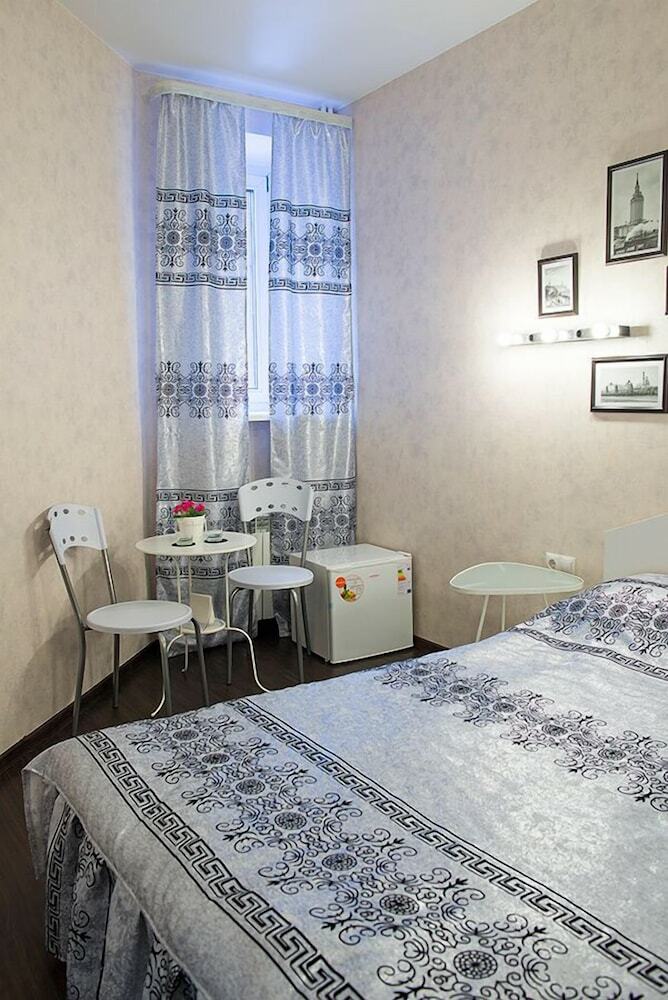 Red Hotel