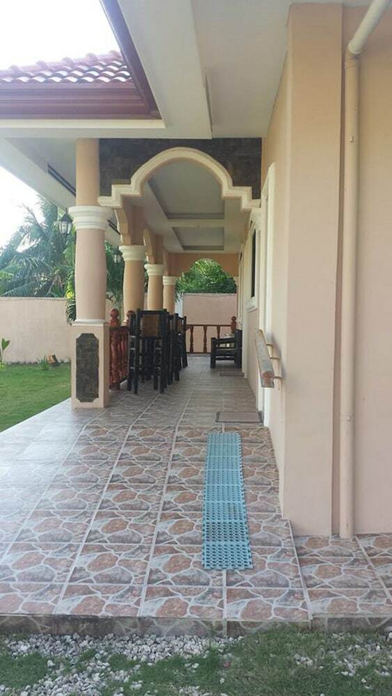 Hotel Luzmin Bh - Cottages And Bungalows