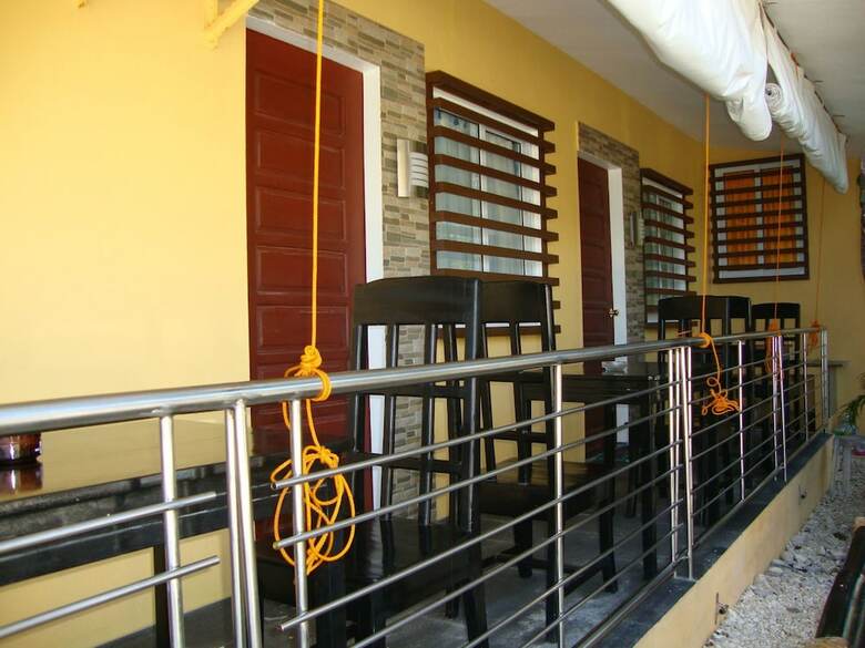 Hotel Luzmin Bh - Beachfront Cottages